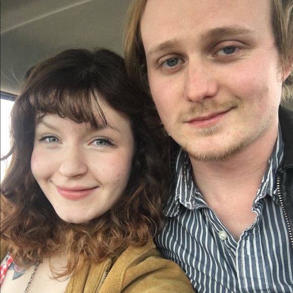 🌻 WELCOME TO MY CLOSET 🌻 - Picture 6 of 8